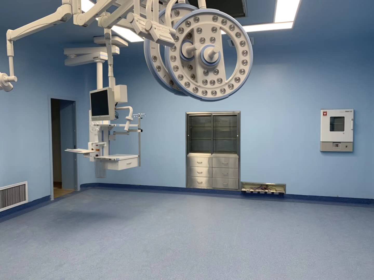 >Problems in design and construction of clean operating room